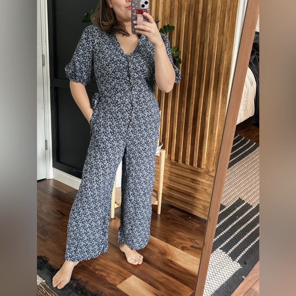 Universal‎ thread wide Leg Jumpsuit. Size XS